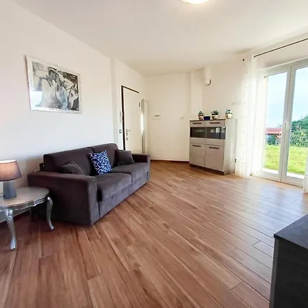 Joivy Guanna - Charming Flat With Garden Lejlighed Bracco