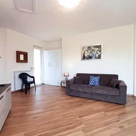 Joivy Guanna - Charming Flat With Garden Lejlighed Bracco