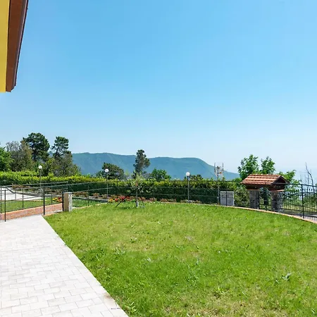 Joivy Guanna - Charming Flat With Garden Apartment *
